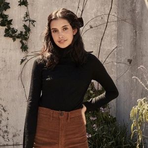 Black Doen Sunder Turtleneck Sweater in S